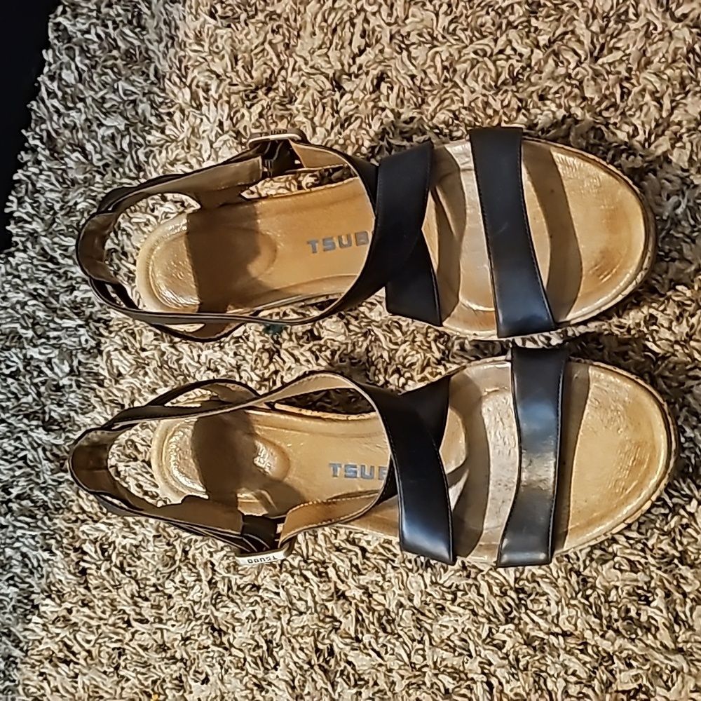 Tsubo 9 wedge strappy sandal black women's wedge leather